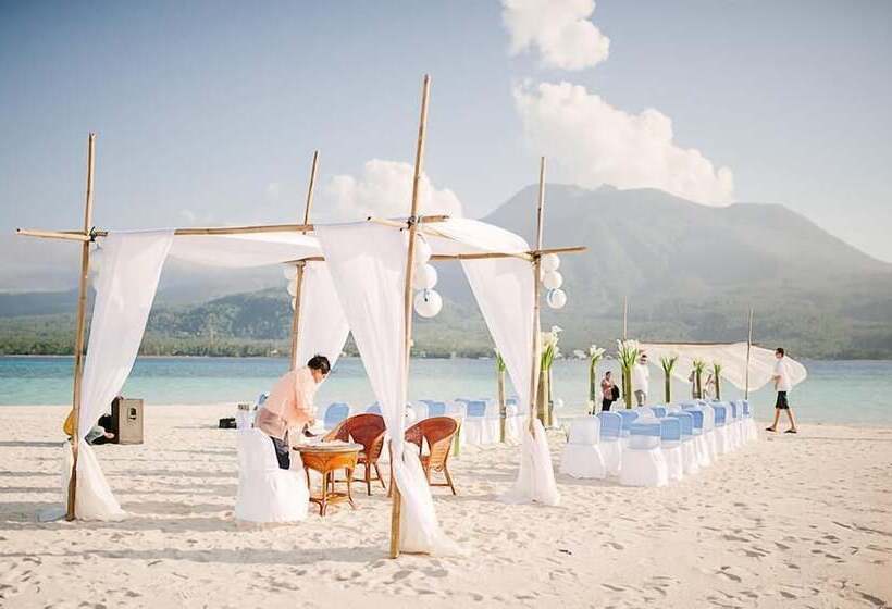 هتل Paras Beach Resort