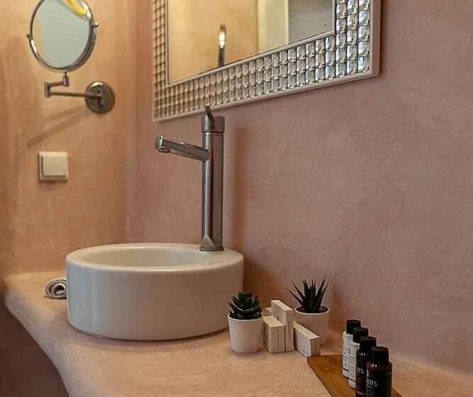 בית מלון כפרי Radiant Santorini