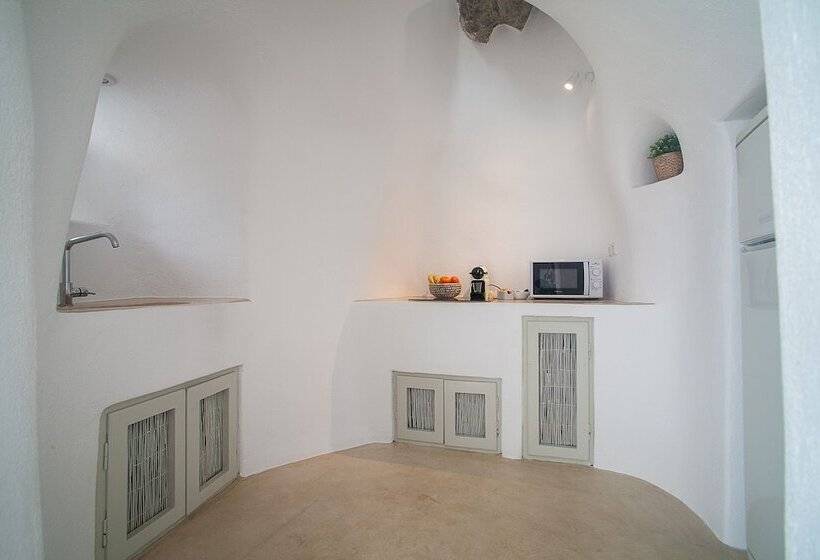 בית מלון כפרי Radiant Santorini