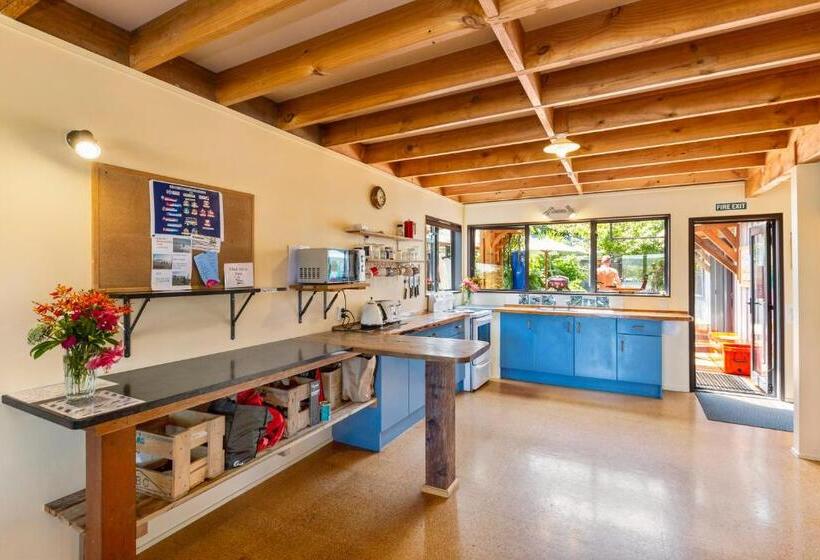 호텔 Raglan Backpackers