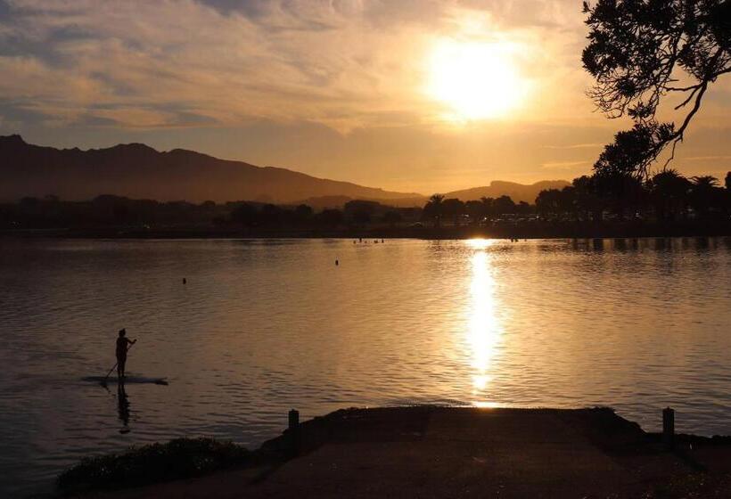 호텔 Raglan Backpackers