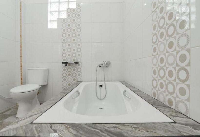 هتل Reddoorz Syariah Plus @ Perintis Guesthouse Tasikmalaya