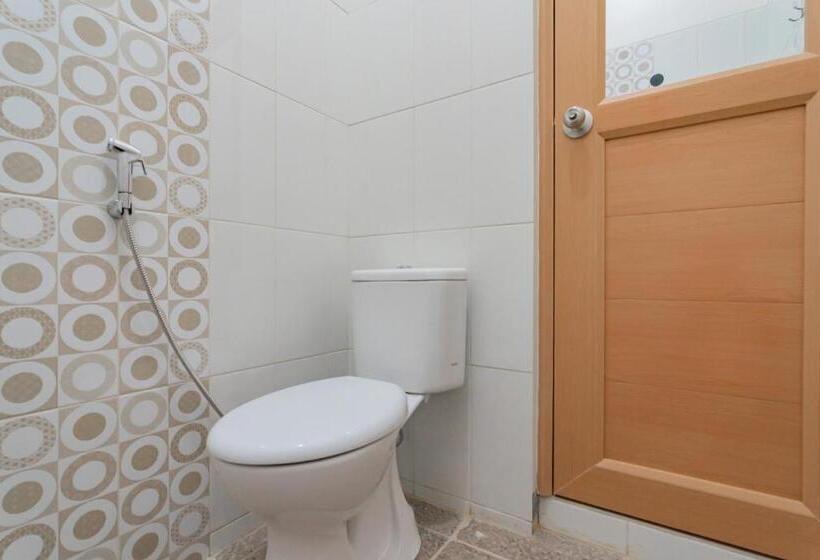 酒店 Reddoorz Syariah Plus @ Perintis Guesthouse Tasikmalaya