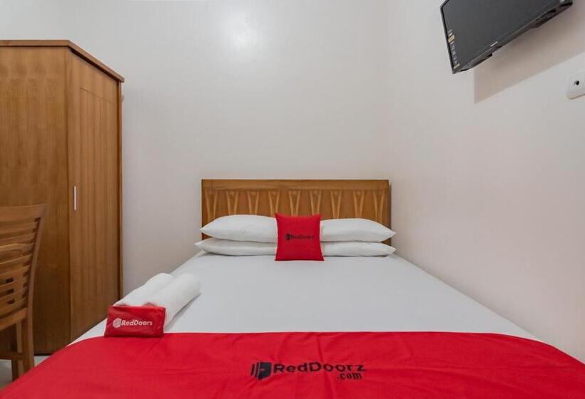 酒店 Reddoorz Syariah Plus @ Perintis Guesthouse Tasikmalaya