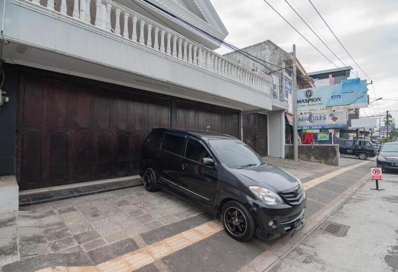 酒店 Reddoorz Syariah Plus @ Perintis Guesthouse Tasikmalaya