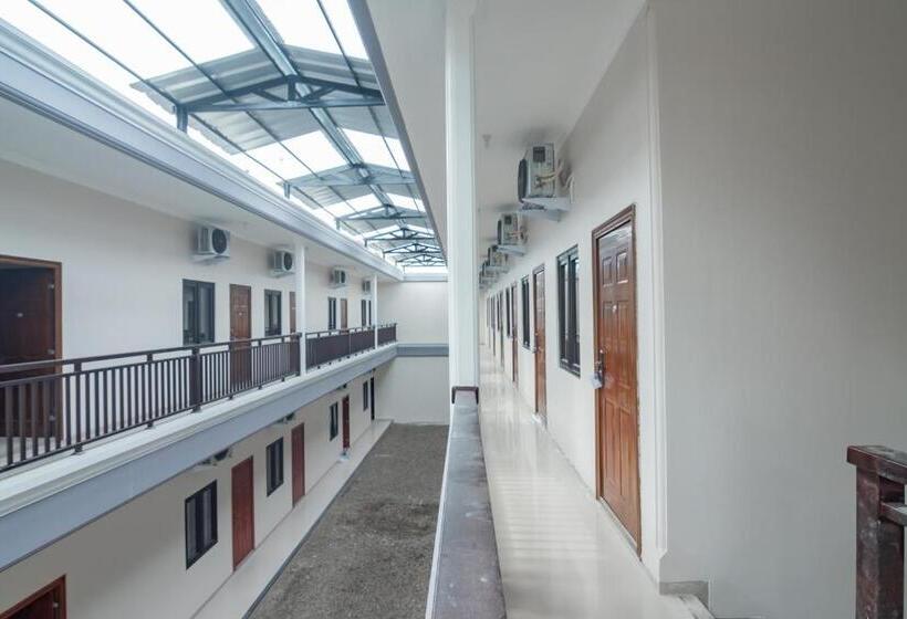 酒店 Reddoorz Syariah Plus @ Perintis Guesthouse Tasikmalaya