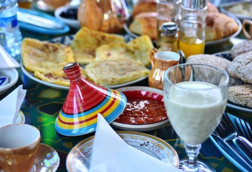 ホテル Riad Razoli Sidi Daoui