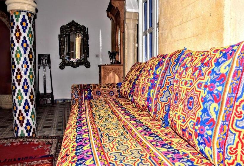 ホテル Riad Razoli Sidi Daoui