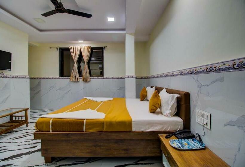 Hotel Treebo Trend  Sai Bansi Residency