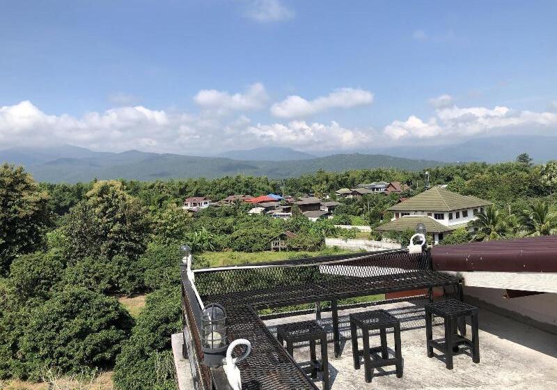 酒店 โรงแรมแสนดีเพลส เมาเท่นวิว จอมทอง