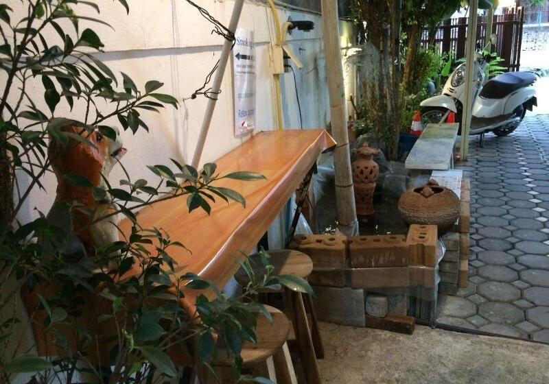 酒店 โรงแรมแสนดีเพลส เมาเท่นวิว จอมทอง