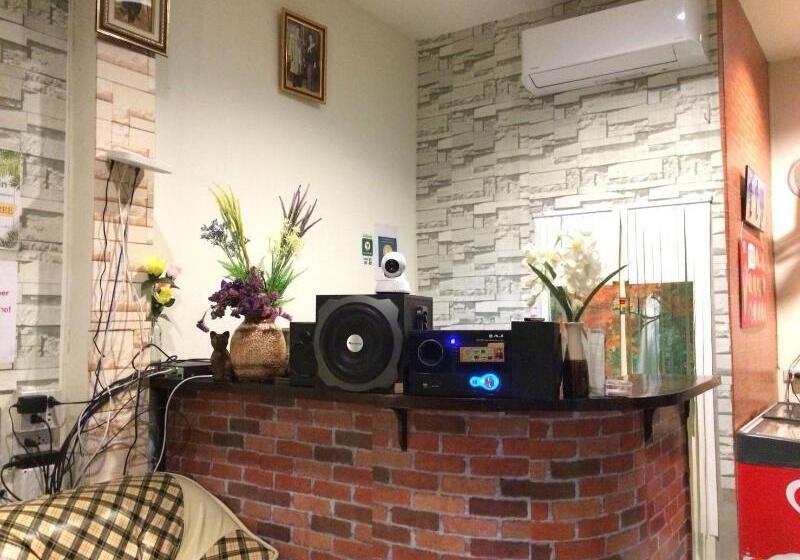 酒店 โรงแรมแสนดีเพลส เมาเท่นวิว จอมทอง