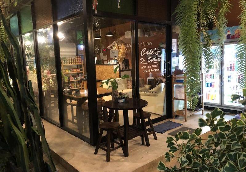 酒店 โรงแรมแสนดีเพลส เมาเท่นวิว จอมทอง