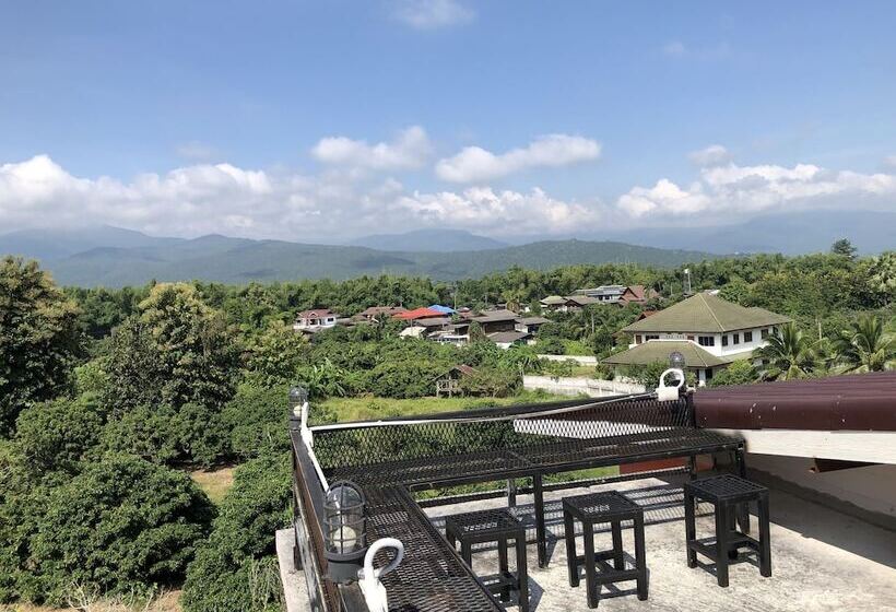 酒店 โรงแรมแสนดีเพลส เมาเท่นวิว จอมทอง