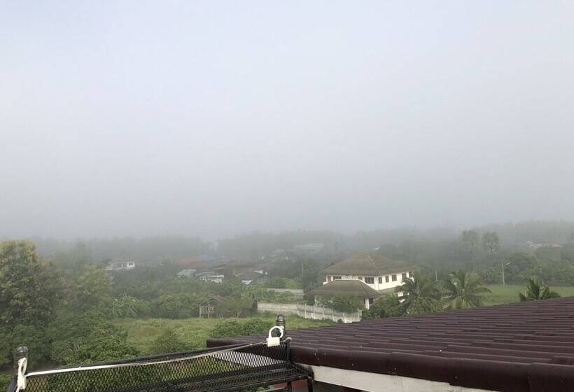 酒店 โรงแรมแสนดีเพลส เมาเท่นวิว จอมทอง