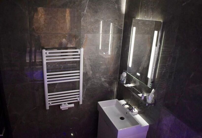 בית מלון כפרי Sej Sandzak