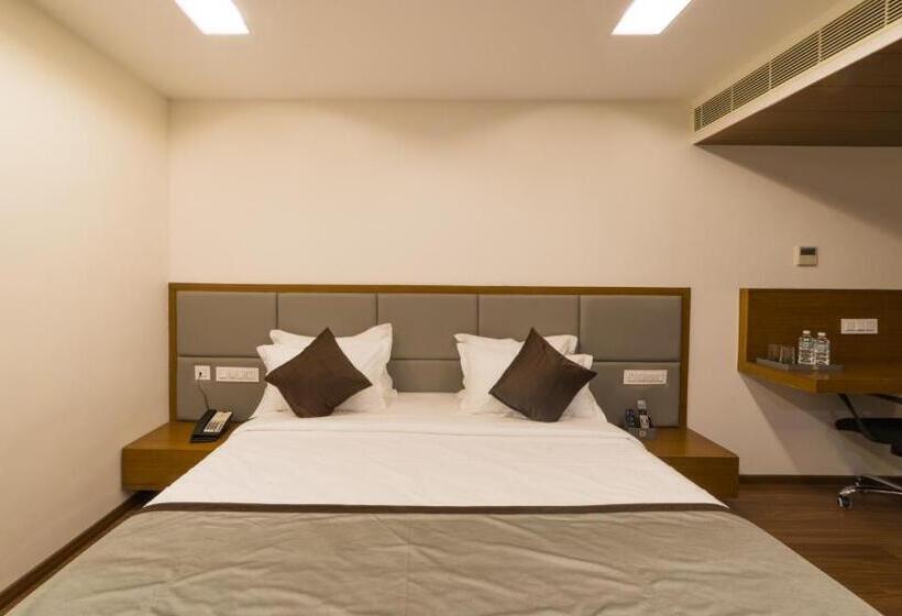 Отель Sky Ridge