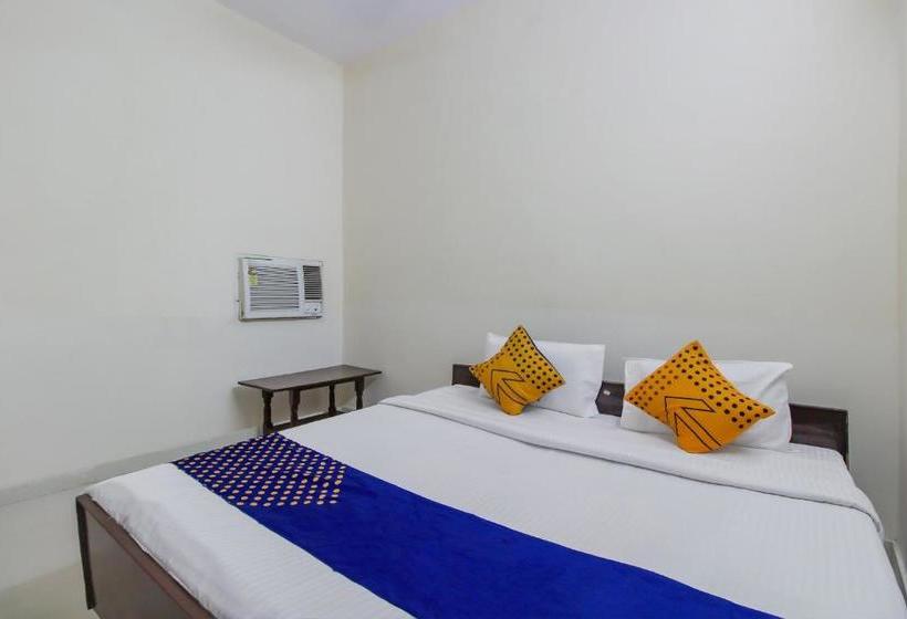 בית מלון כפרי Spot On 46977  City Light Palace And Restaurants