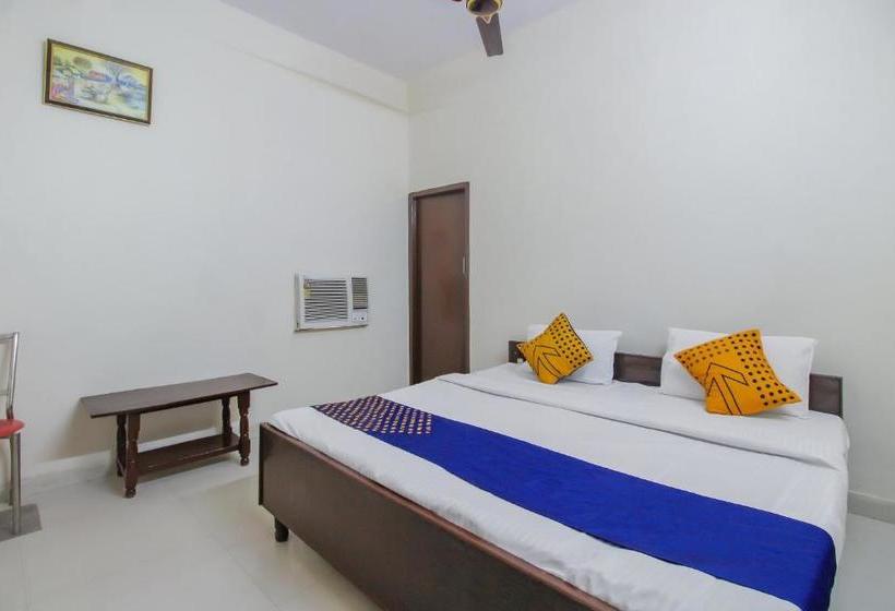 בית מלון כפרי Spot On 46977  City Light Palace And Restaurants