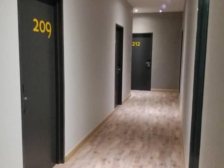 בית מלון כפרי Square Inn