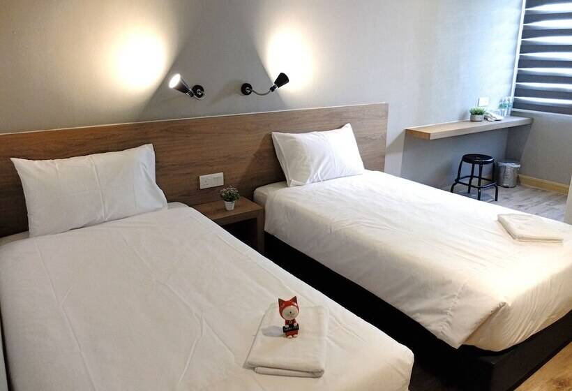 בית מלון כפרי Square Inn