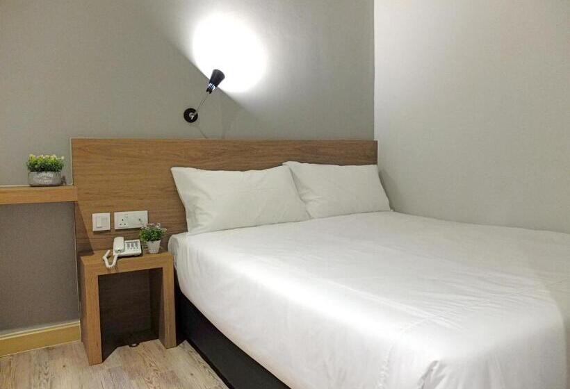 هتل Square Inn