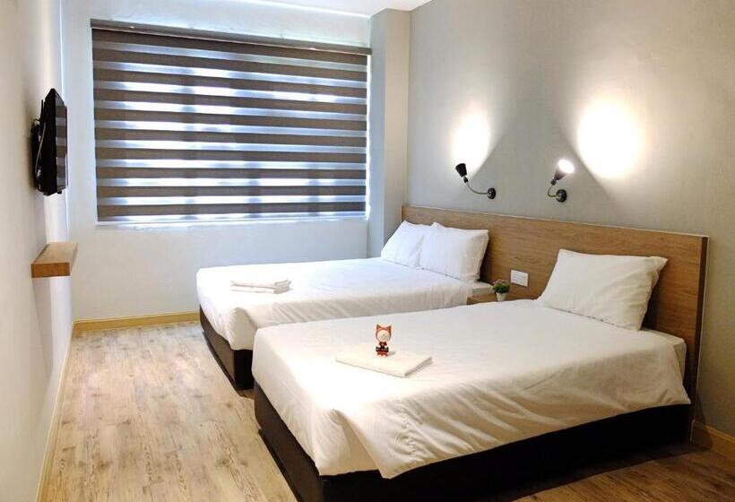 בית מלון כפרי Square Inn