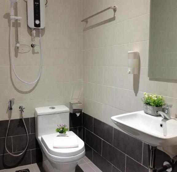 هتل Square Inn