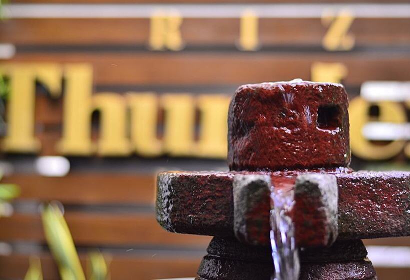 בית מלון כפרי Thunderbird Resorts   Rizal