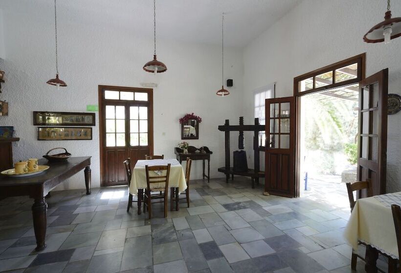 فندق Vagia Traditional