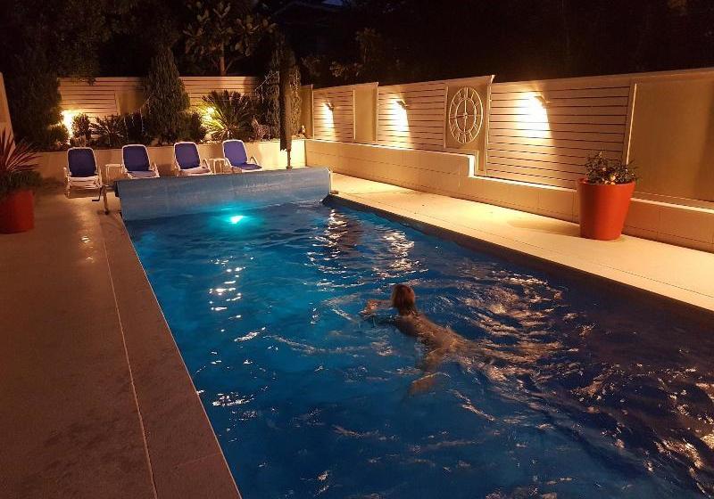 בית מלון כפרי Waihi Beach Paradise Resort