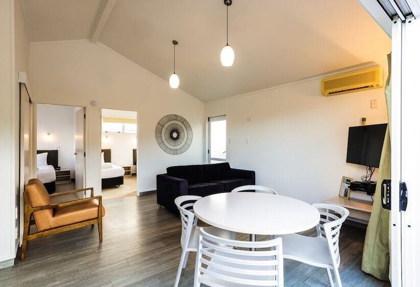 בית מלון כפרי Tasman Holiday Parks   Waihi Beach