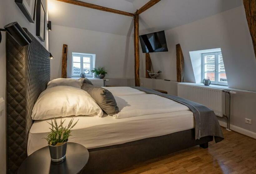 בית מלון כפרי Zur Krone