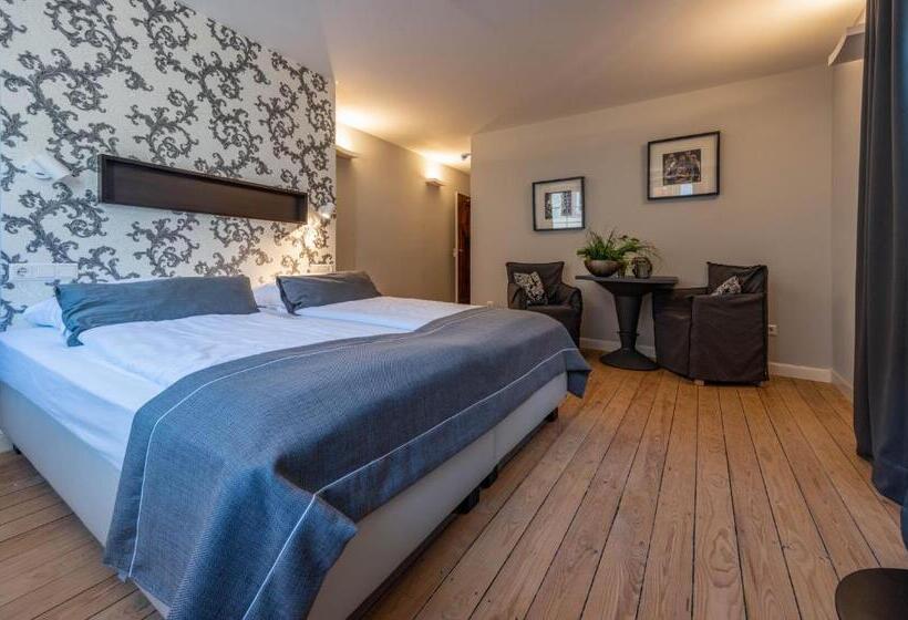 בית מלון כפרי Zur Krone