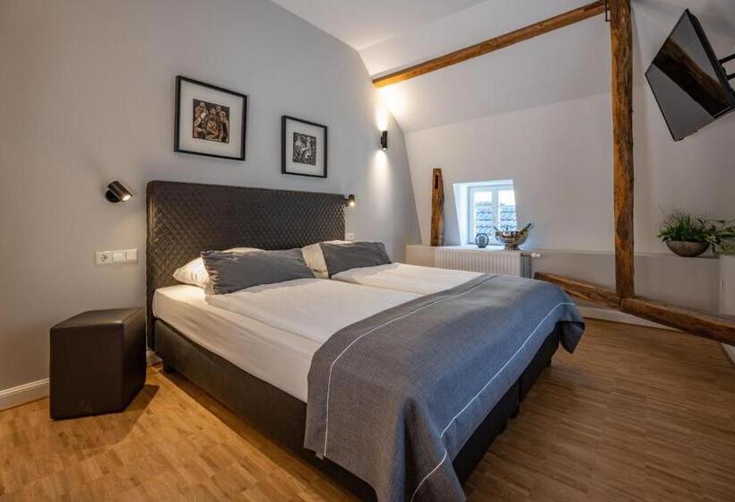 בית מלון כפרי Zur Krone