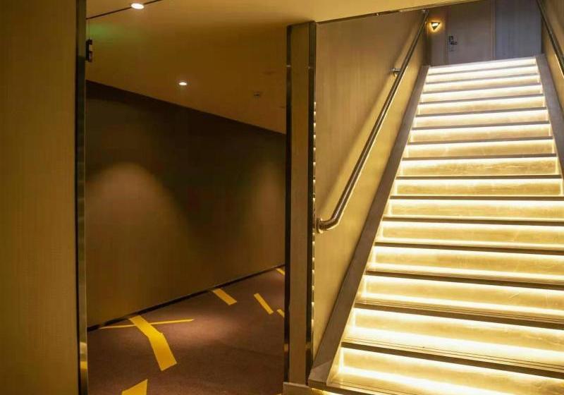 호텔 Iu S· Taiyuan Jinyanghu Hongdenglong Stadium