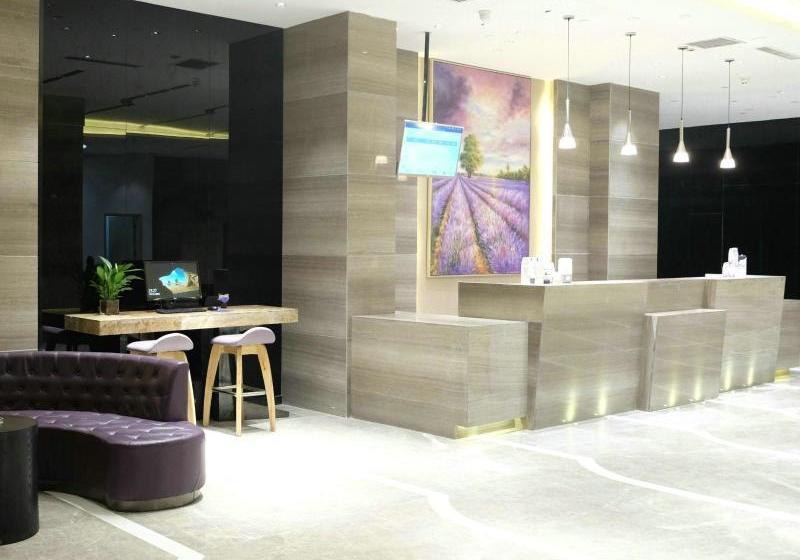 Lavande Hotel Korla Shihua Avenue