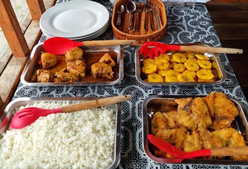 فندق صغير Milia Amazon Lodge