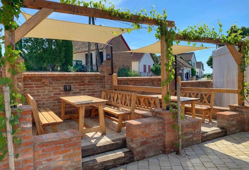 مبيت وإفطار Beck S Borveranda Palkonya