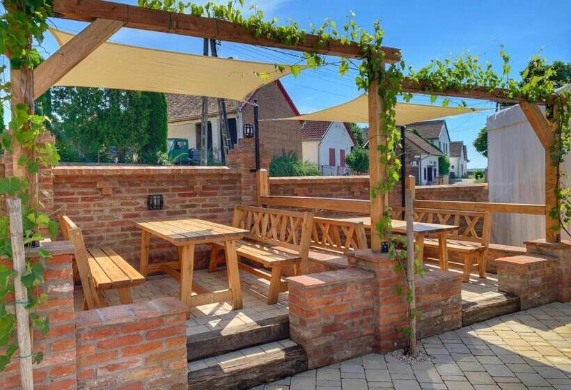 مبيت وإفطار Beck S Borveranda Palkonya