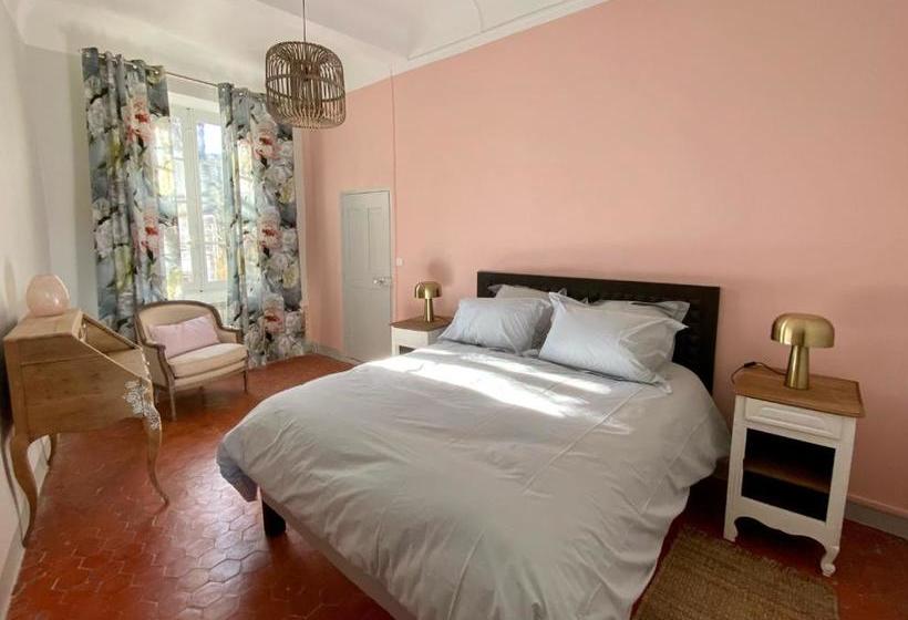 مبيت وإفطار Domaine Les Mûriers