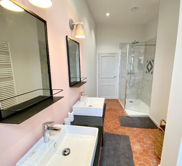 مبيت وإفطار Domaine Les Mûriers