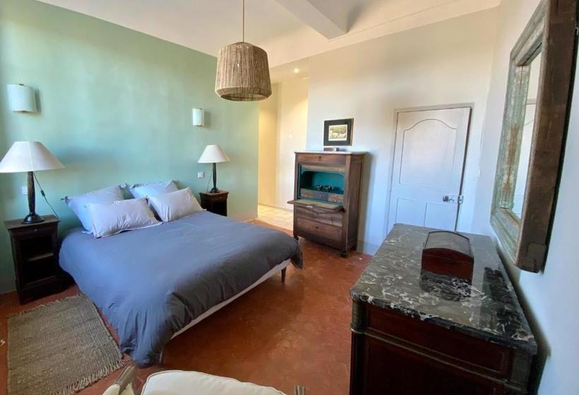 مبيت وإفطار Domaine Les Mûriers