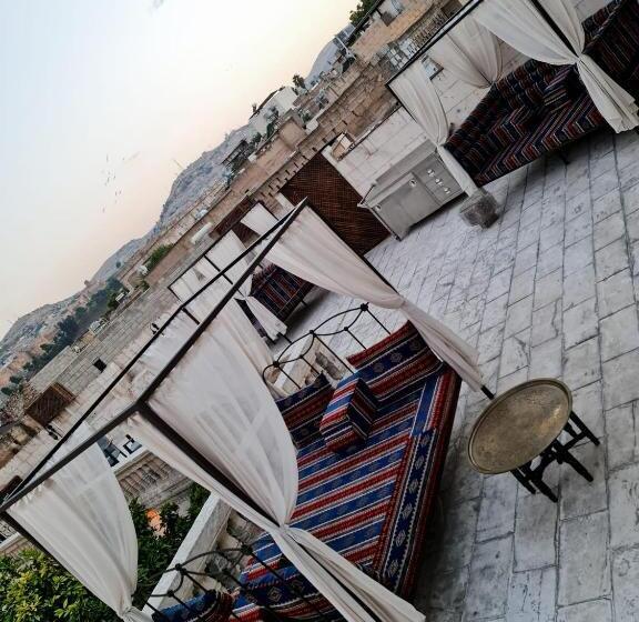 تختخواب و صبحانه Hayatlı Konak