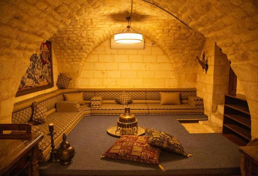 تختخواب و صبحانه Hayatlı Konak