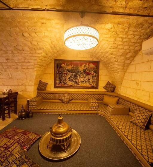 تختخواب و صبحانه Hayatlı Konak