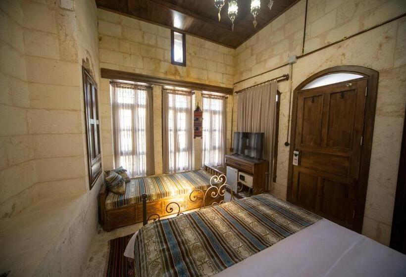 تختخواب و صبحانه Hayatlı Konak