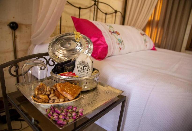 تختخواب و صبحانه Hayatlı Konak
