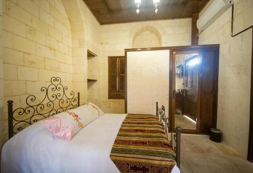 تختخواب و صبحانه Hayatlı Konak