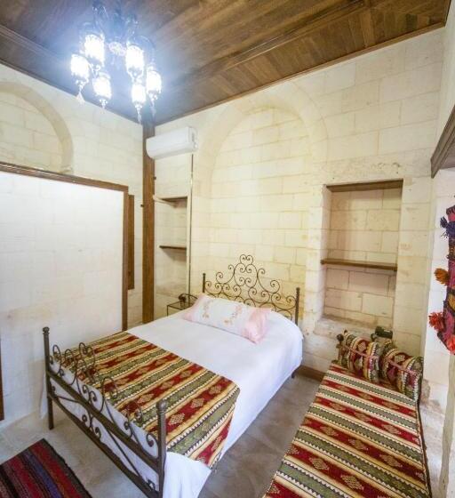 تختخواب و صبحانه Hayatlı Konak